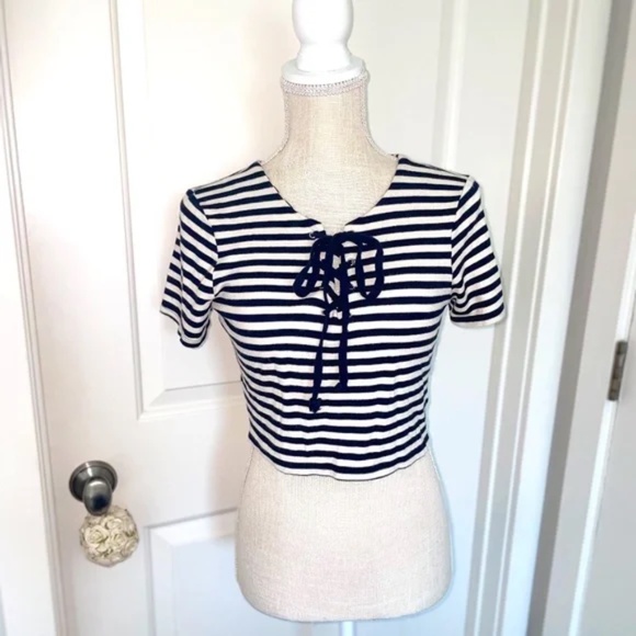 One Clothing: LA | Navy & White Striped Cropped Top, Size S - Picture 1 of 7
